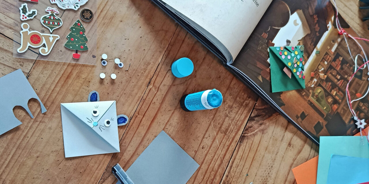 Basteln im Advent: Weihnachtsbaum-Lesezeichen