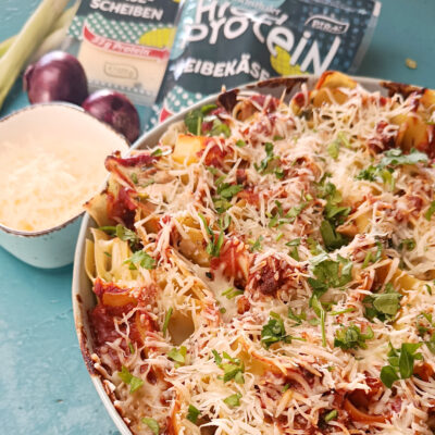 Überbackene Lasagne-Rollen mit Hähnchen und Spinat